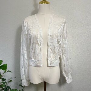 Amber Skies White Textured Jacquard Cropped Jacket | Leaf Pattern